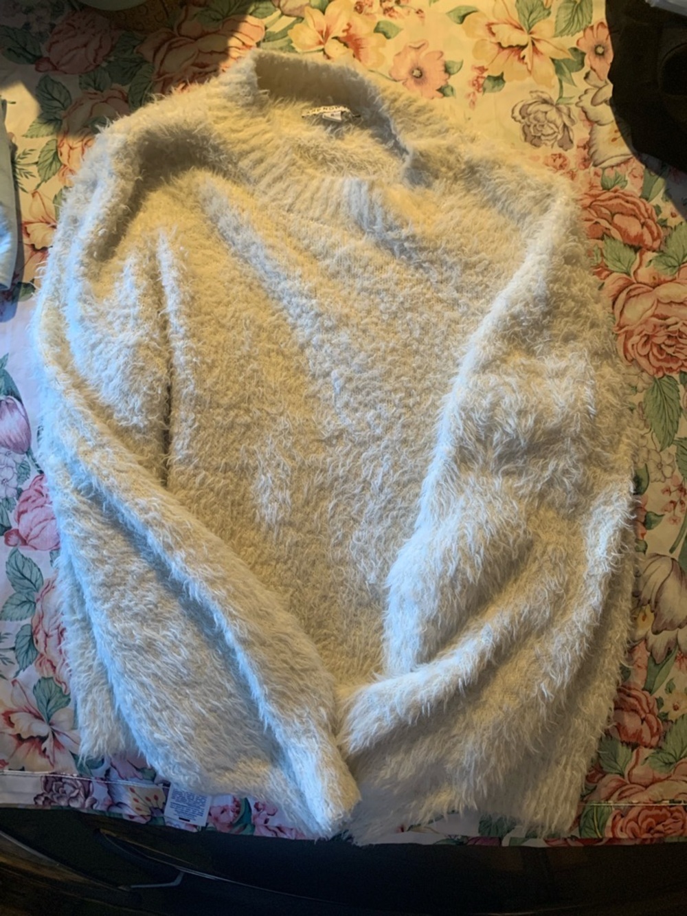 And now the Women’s Long Sleeve Sweater Size XL
